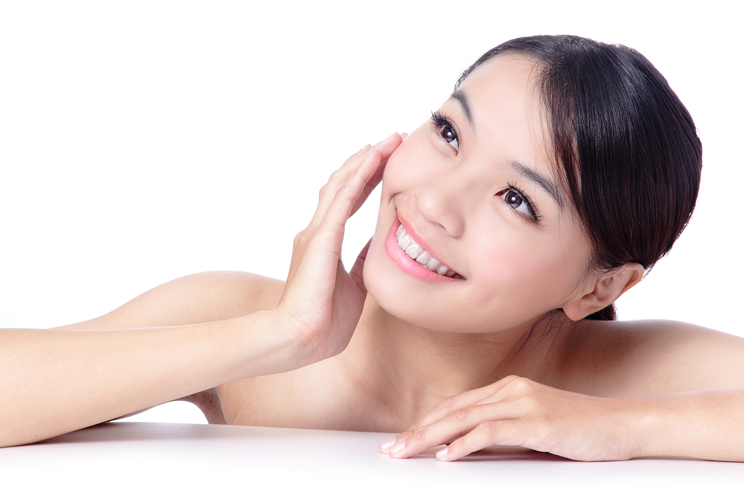 5 sai lầm khi chị em tẩy lông tay tại nhà bằng biện pháp cạo