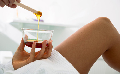 Chị em có nên “tự chế” sáp waxing lông vùng kín tại nhà không?