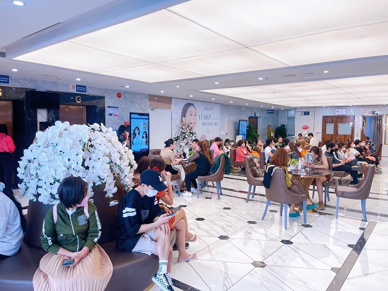 Bệnh viện Thẩm mỹ Kangnam có khuôn viên rộng rãi, sang trọng